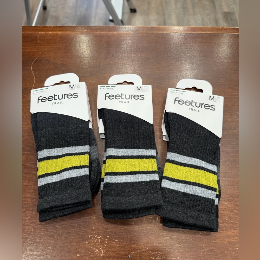 NWT 3 pair of Medium Feeture Trail Crew Socks